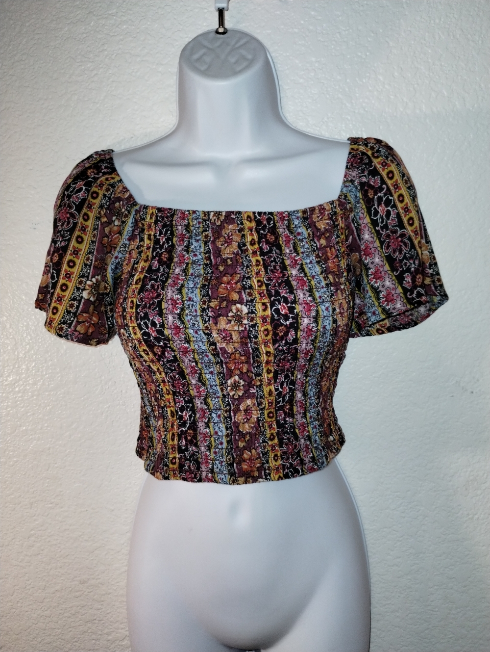 Live to be Spoiled Floral Smocked Square-Neck Crop Top - Multicolor sz Small